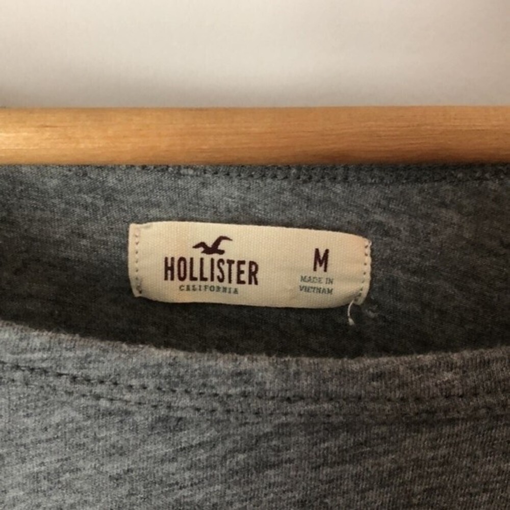 Hollister T-Shirt Cropped Gray SZ Medium Short Sleeve - Picture 3 of 5